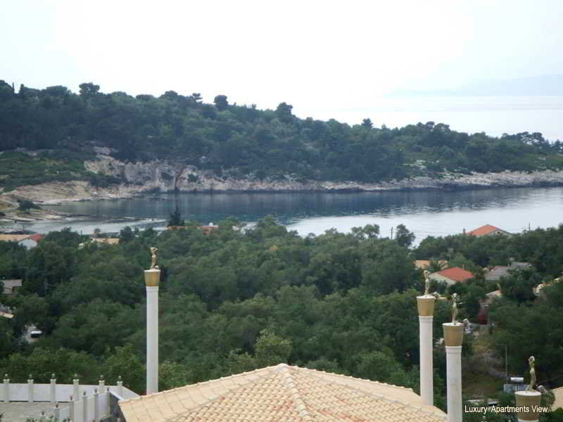 Paco'S Resort Гайос Екстериор снимка
