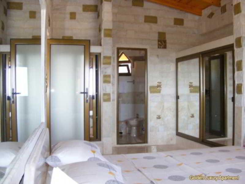 Paco'S Resort Гайос Екстериор снимка