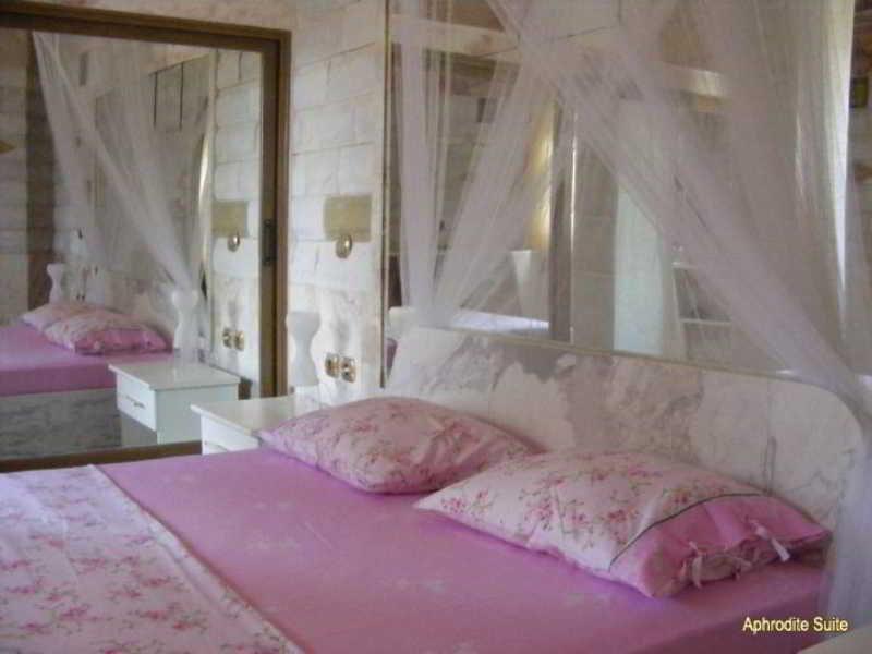 Paco'S Resort Гайос Екстериор снимка